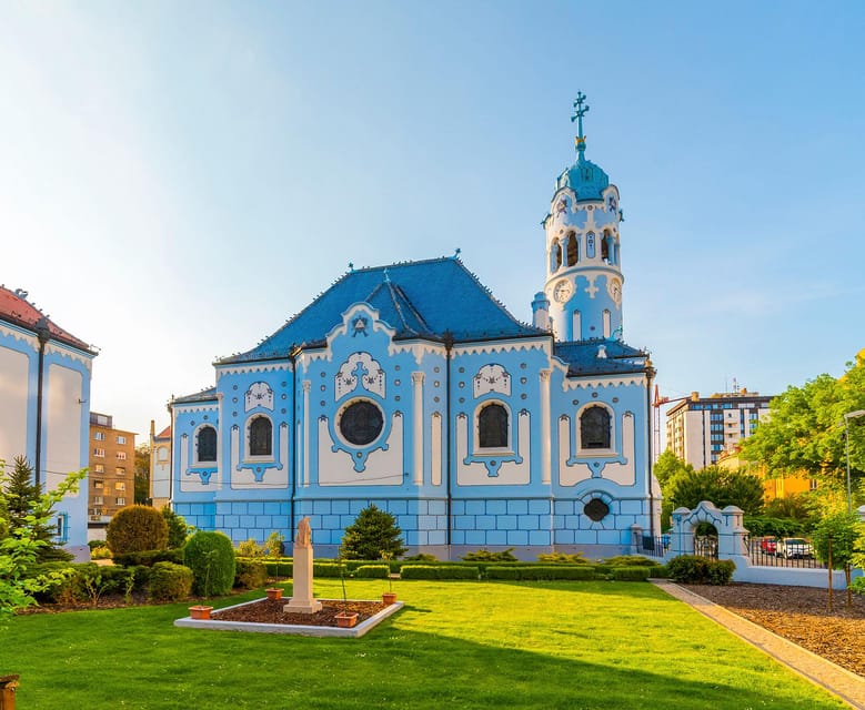 From Vienna: Bratislava with Local Guide, Castle & UFO Views - Why Bratislava works as a day trip from Vienna