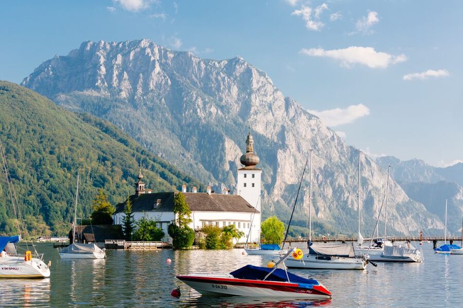 From Vienna: Full Day Trip to Hallstatt and Salzkammergut - Why the long ride from Vienna can be worth it