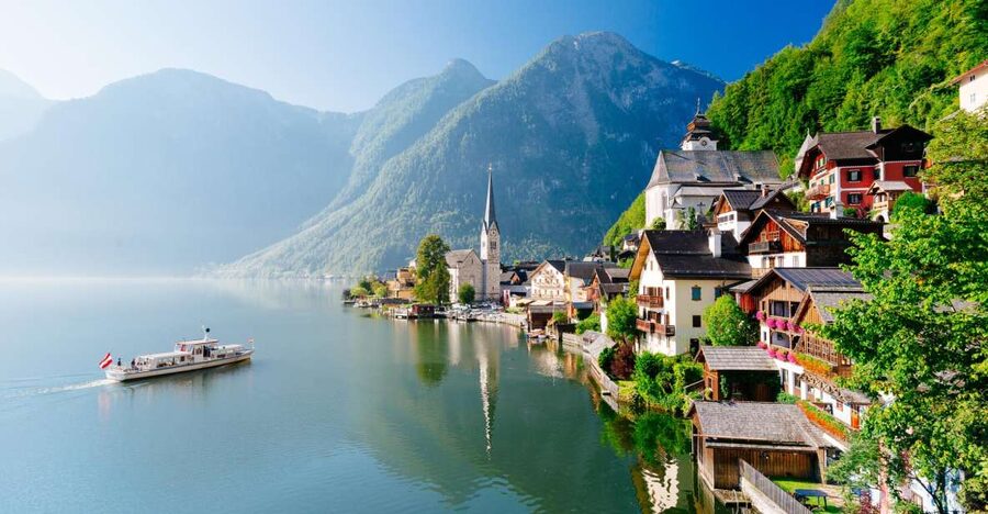 From Vienna: Full Day Trip to Hallstatt and Salzkammergut - The first coach ride and the Salzkammergut scenery