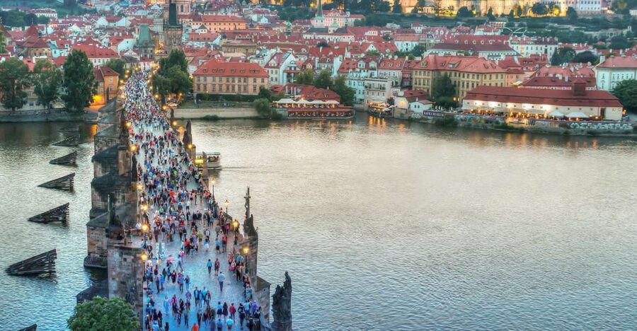 From Vienna: Full-Day Trip to Prague - What the driver and guide arrangement means