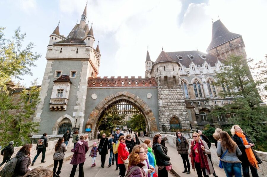 From Vienna: Guided Day Trip to Budapest - The day’s main tradeoffs