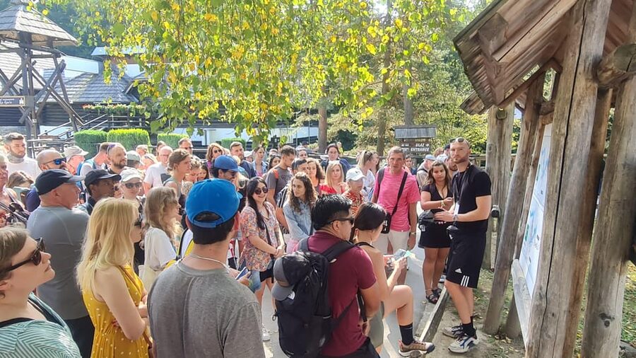 From Zadar: Plitvice Lakes Day Trip with Guide and Boat Tour - Crowds and the best use of your four hours