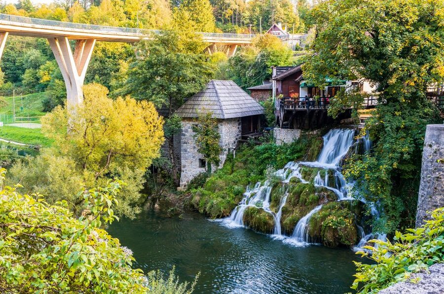 From Zagreb: Plitvice & Rastoke Guided Day Trip with Ticket - Value, group size, and guide quality