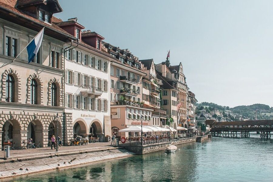 From Zurich: Day Trip to Lucerne with Optional Yacht Cruise - Guides, communication, and the overall feel