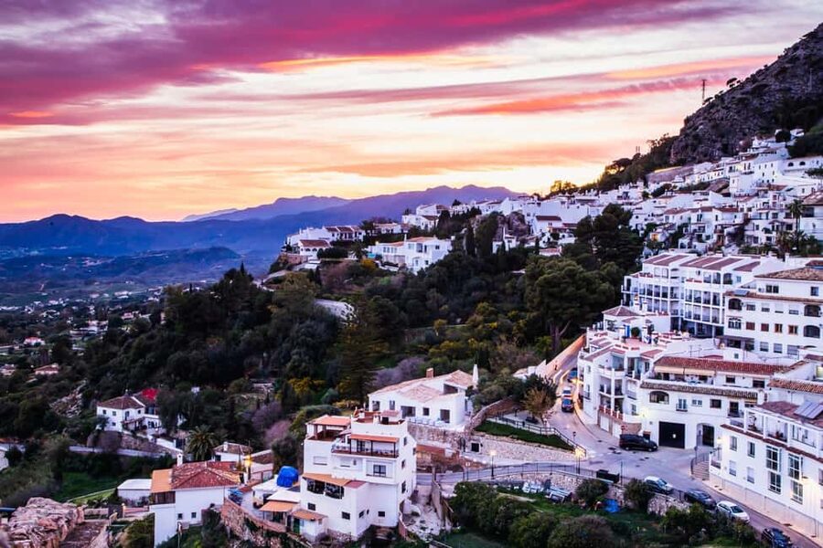 Gibraltar and Mijas town Day Trip with Free Time from Málaga - Crossing Into Gibraltar