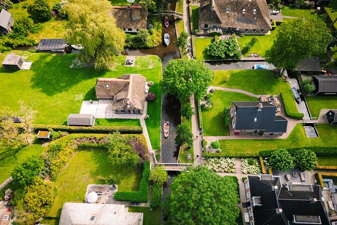Giethoorn Day Trip from Amsterdam with Boat Trip - The one-hour canal cruise