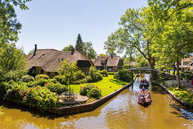 Giethoorn Day Trip from Amsterdam with Boat Trip - Guide quality can shape the whole day