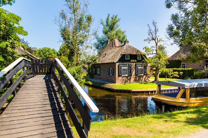 Giethoorn Day Trip from Amsterdam with Boat Trip - Leaving Amsterdam at 10 a.m.