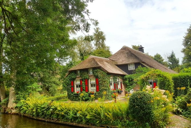 Giethoorn Guided DayTrip from Amsterdam - Why Giethoorn Makes a Good Day Trip