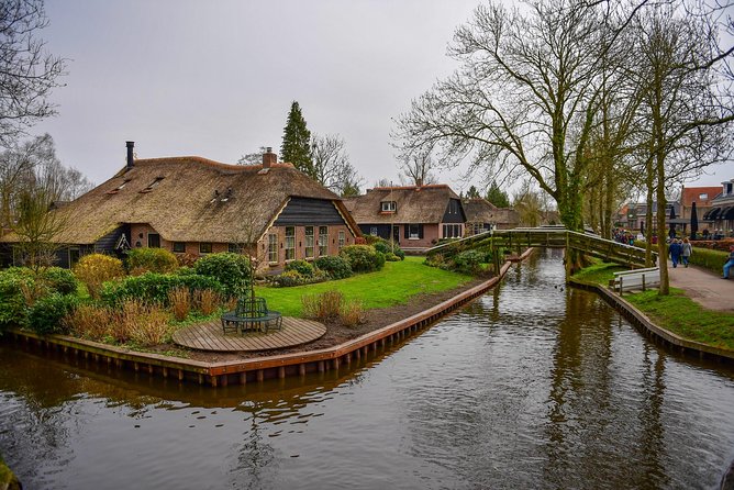 Giethoorn Guided DayTrip from Amsterdam - The Drive Through Dutch Countryside