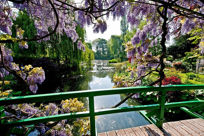 Giverny Monet's House & Versailles Palace Private Day Trip from Paris - Leaving Paris at 8:00 in a private minibus