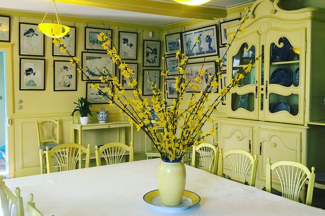 Giverny Monet's House & Versailles Palace Private Day Trip from Paris - The guide is the main value