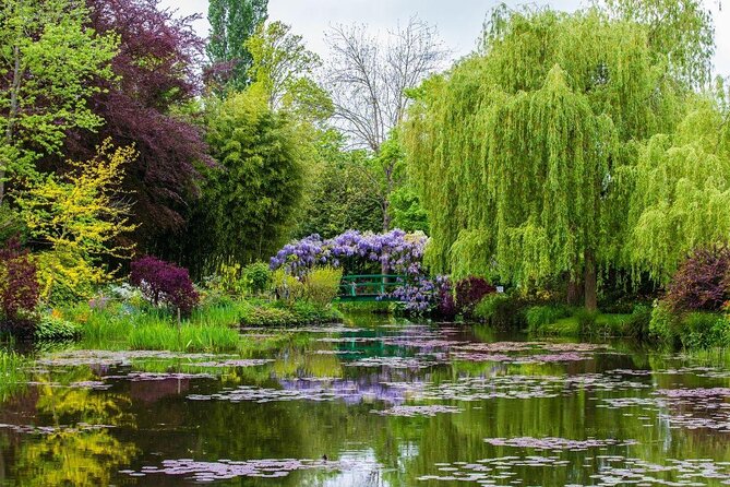 Giverny Small-Group Half Day Trip with Monet’s Gardens from Paris - Riding from Paris in a group of eight
