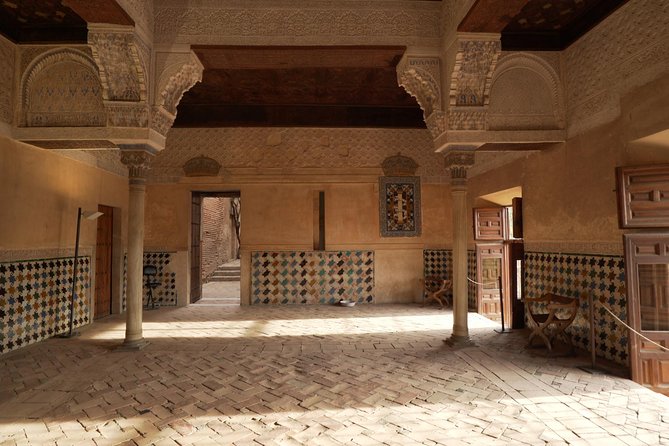 Granada Day Trip with Alhambra and Albaicin Tour from Seville - Who should book this Granada day trip?