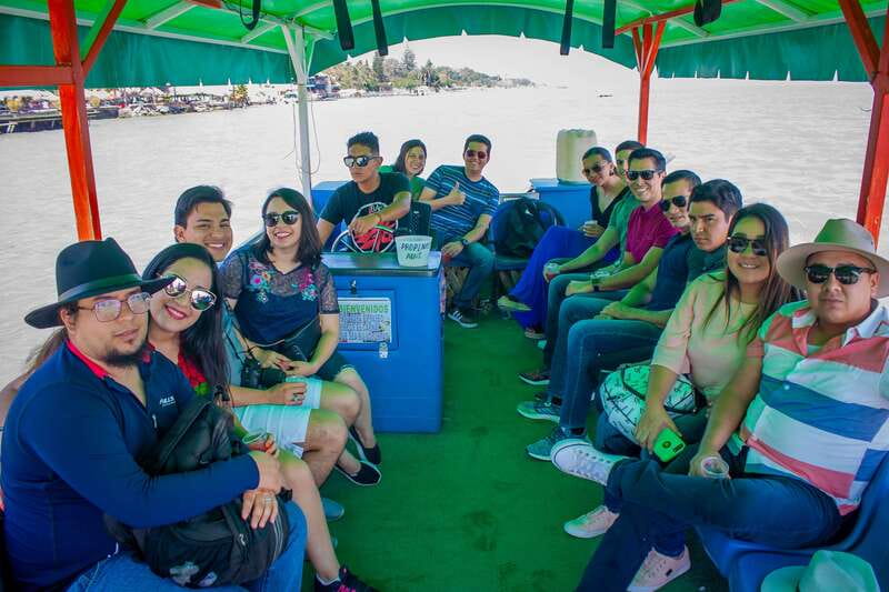 Guadalajara: Lake Chapala and Ajijic Day Trip with Boat Trip - Lake Chapala by catamaran, with music and a drink