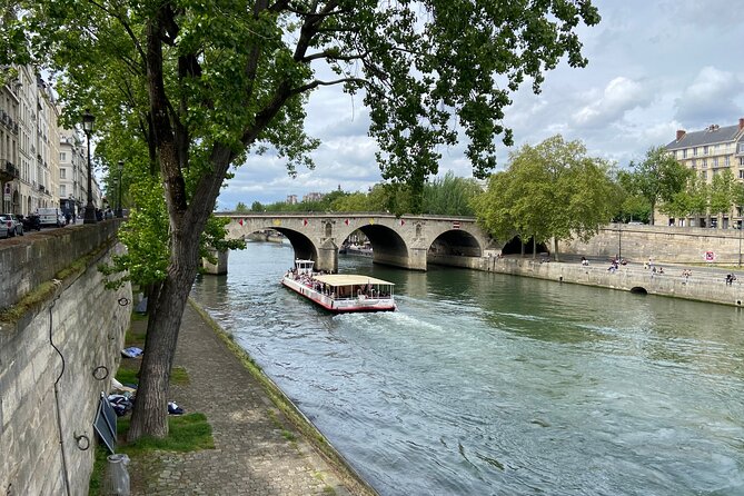 Guided Luxury Paris Day Trip with Optional Lunch at the Eiffel Tower - Free time is useful, but it comes with a clock
