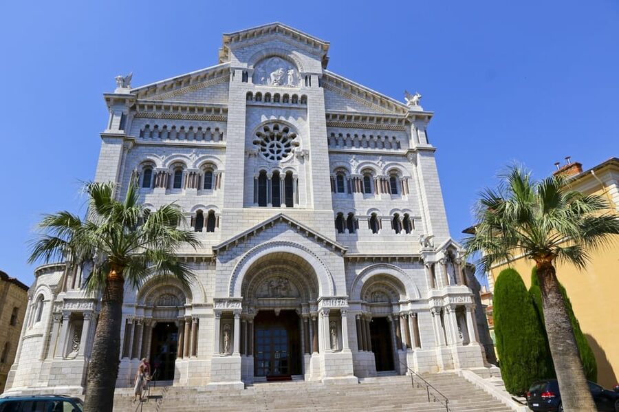 Half Day Trip from Nice to Monaco MC with Guided Walk - What the guides add to the experience