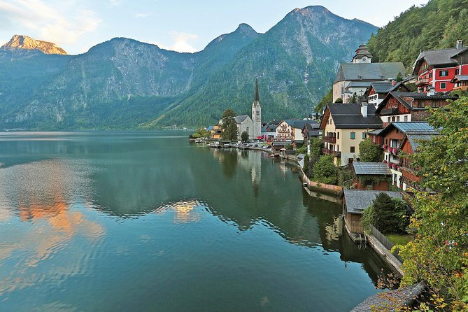 Hallstatt Guided Day Trip from Vienna With Boat Ride Option - Pickup, meeting point, and what to bring