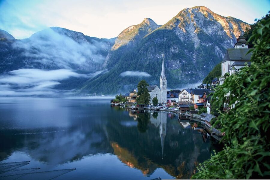 Hallstatt, St. Wolfgang & St. Gilgen Day Trip from Salzburg - Who should book this experience?