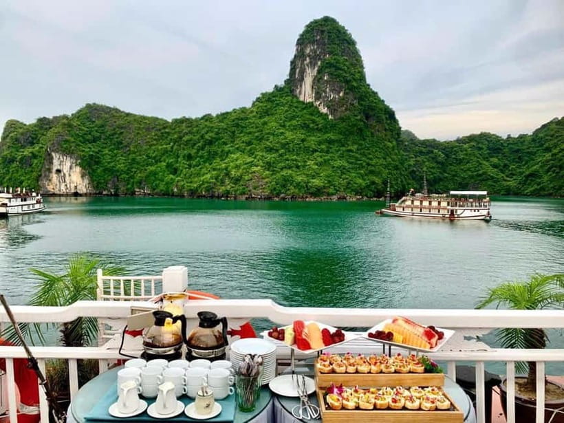 Hanoi: 4-Day Trip Ninh Binh-Halong Cruise Cabin with Balcony - Day four: Sung Sot Cave and the return to Hanoi