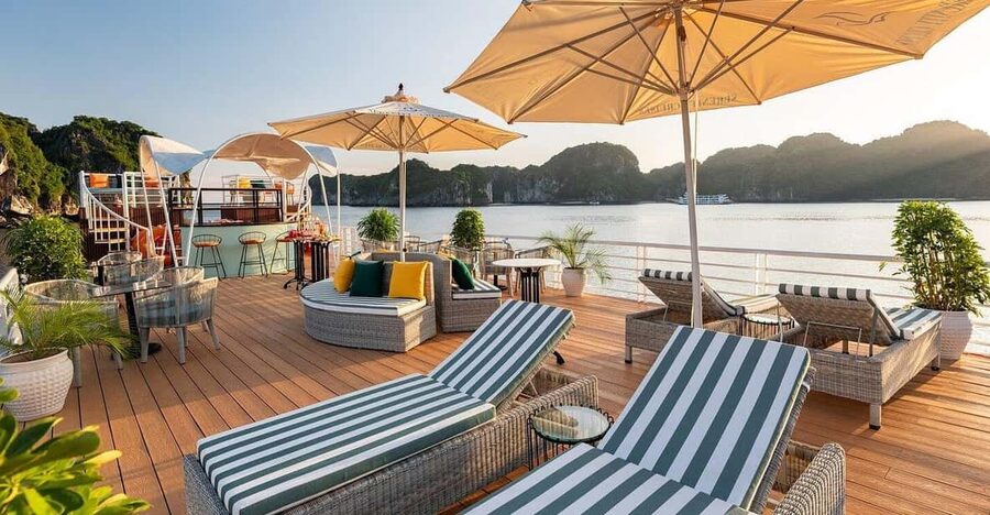 Hanoi: Cat Ba Island & Lan Ha Bay Day Trip Cruise with Lunch - Hanoi pickup and the long road to Cat Ba