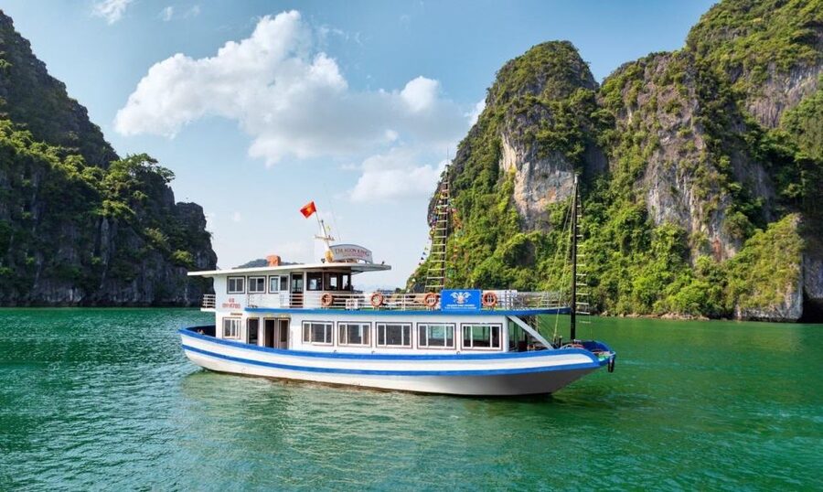 Hanoi: Halong Bay Day Trip with Titop Island, Cave, & Kayak - Lunch on the boat at noon