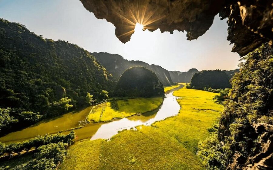 Hanoi: Hoa Lu, Trang An, and Mua Cave Full-Day Trip - Leaving Hanoi early for Ninh Binh