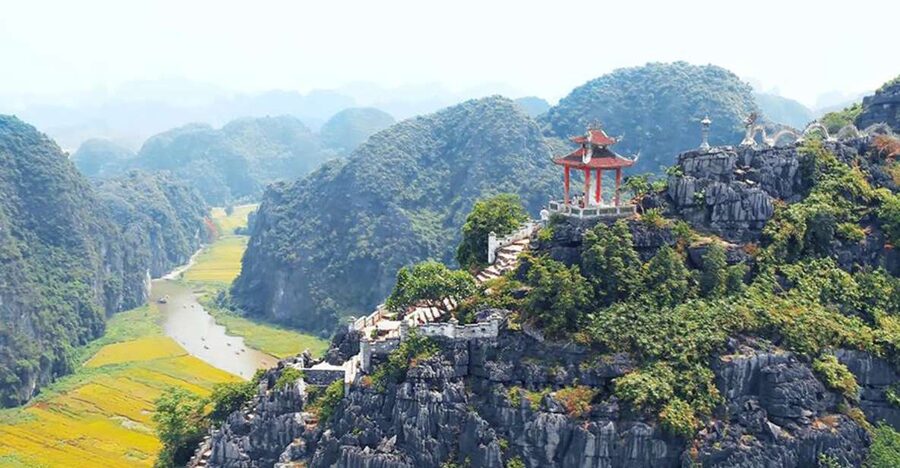 Hanoi: Hoa Lu, Trang An Caves & Mua Cave Day Trip and Lunch - Hoa Lu and the temples of Vietnam’s first royal center