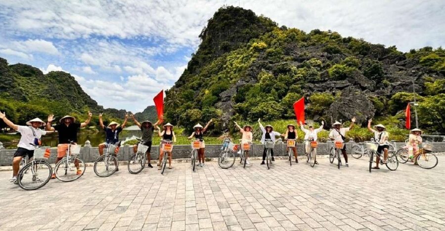 Hanoi: Ninh Binh, Hoa Lu, Tam Coc and Mua Cave Day Trip - Cycling through the countryside
