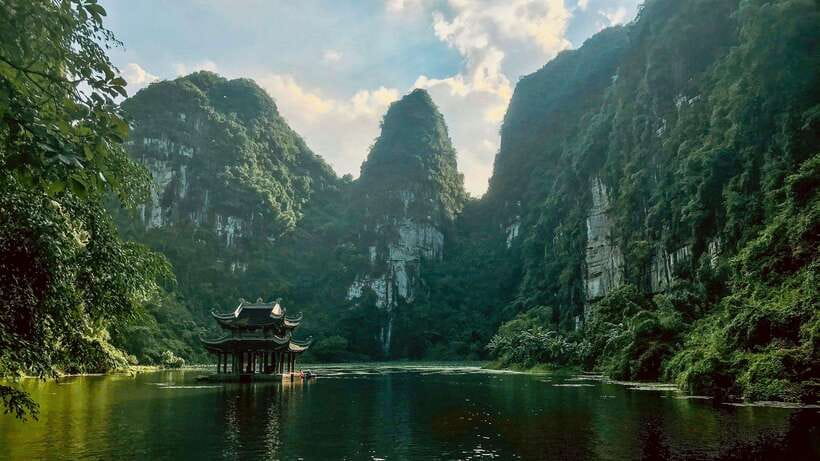 Hanoi: Ninh Binh, Hoa Lu, Trang An & Mua Cave Day Trip - Why Ninh Binh makes a good escape from Hanoi