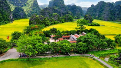 Hanoi/Ninh Binh: Tam Coc, Hoa Lu & Mua Caves Full-Day Trip