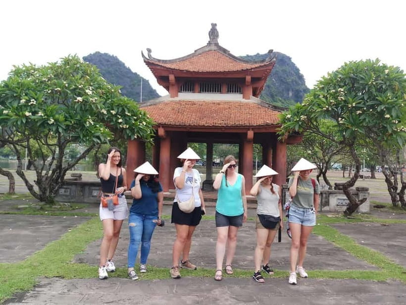 Hanoi/Ninh Binh: Tam Coc, Hoa Lu & Mua Caves Full-Day Trip - Mua Cave and the 500-step climb