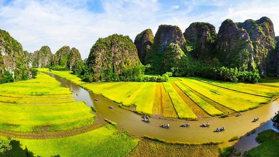 Hanoi/Ninh Binh: Tam Coc, Hoa Lu & Mua Caves Full-Day Trip - The guide can make or break a packed itinerary