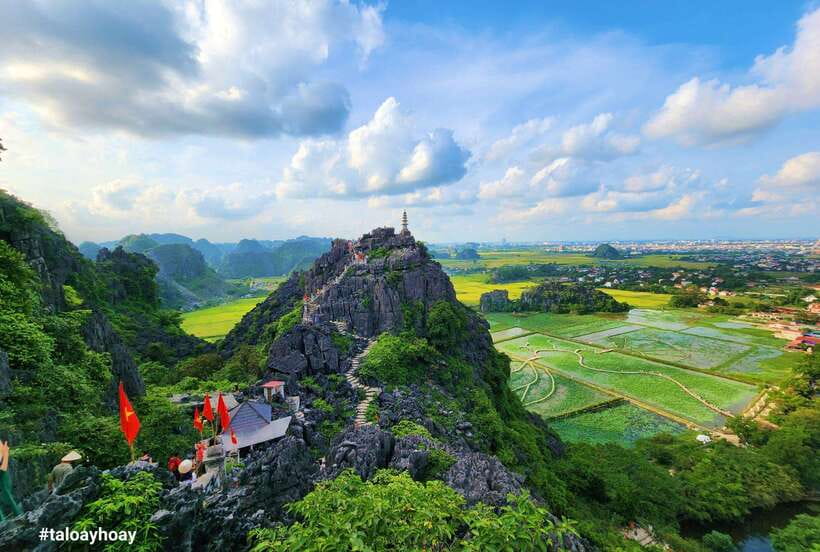 Hoa Lu, Tam Coc, & Mua Cave Day Trip with Lunch & Limousine - Tam Coc by boat on the Ngo Dong River