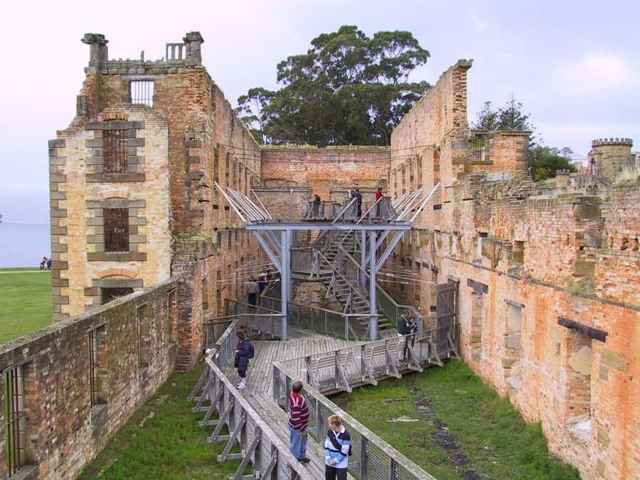 Hobart: Port Arthur & Tasman Park Full-Day Trip with Cruise - Richmond Bridge adds an early historic stop