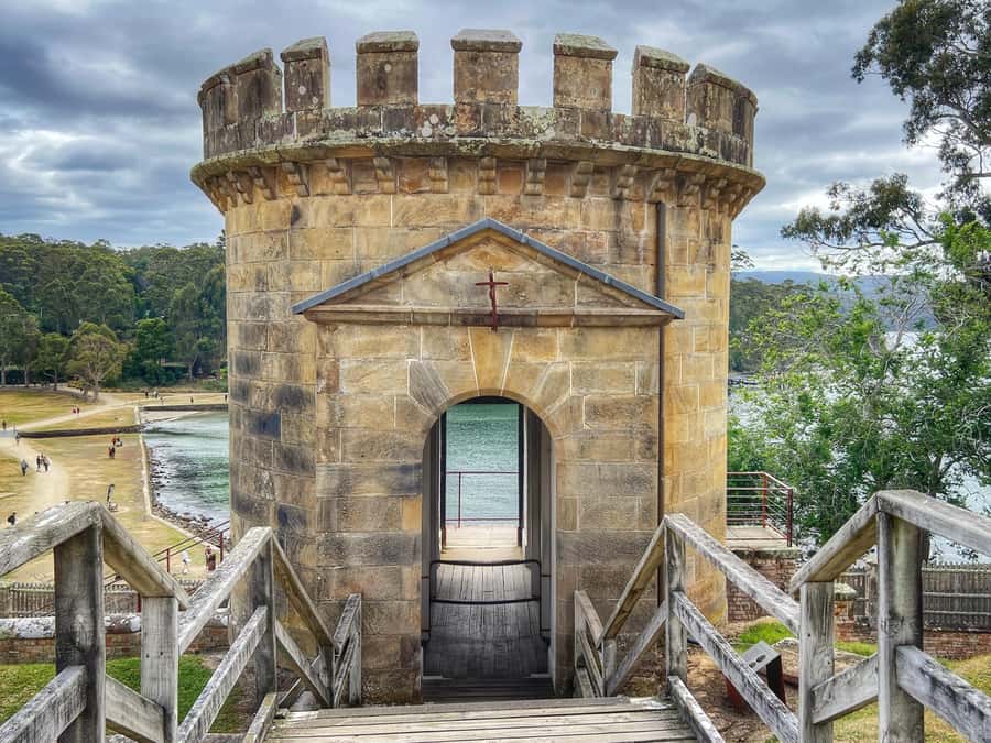 Hobart: Port Arthur & Tasman Park Full-Day Trip with Cruise - Tasman National Park and the views at Pirates Bay