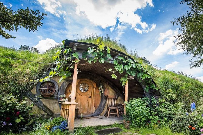 Hobbiton & Waitomo Caves Guided Day Trip from Auckland incl lunch - Is $229.61 good value?