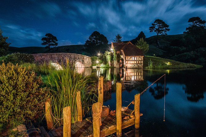 Hobbiton & Waitomo Caves Guided Day Trip from Auckland incl lunch - What to pack and how to prepare