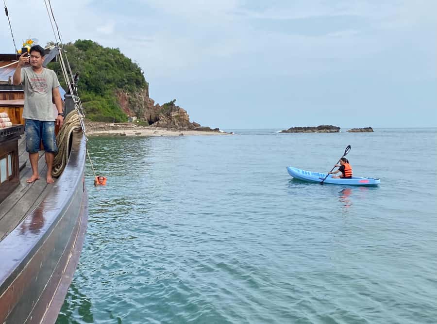 Hua Hin: Full-Day Trip to Sam Roi Yot by Sail Boat - From Hua Hin to the fishing boats at Pak Nam Pran