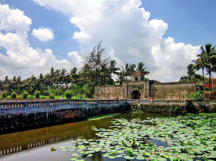 Hue : Private Day Trip to DMZ : Vinh Moc tunnel & Khe Sanh - Hien Luong Bridge and the Ben Hai River