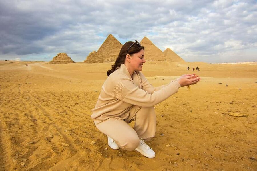 Hurghada: Cairo Pyramids, Sphinx & Egyptian Museum Day Trip - Who should book this day trip?