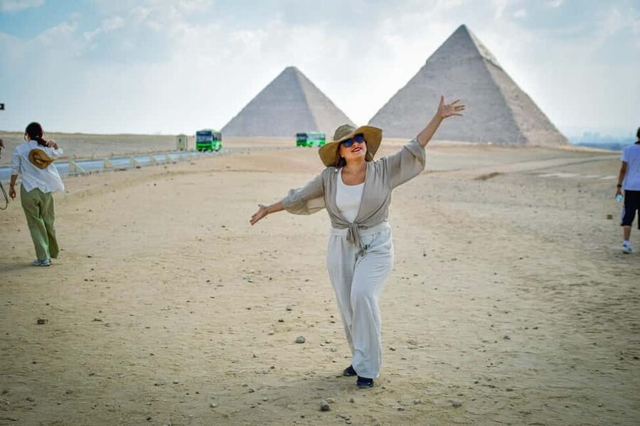 Hurghada: Cairo Pyramids, Sphinx & Egyptian Museum Day Trip - The 1:30 AM pickup and the road to Cairo