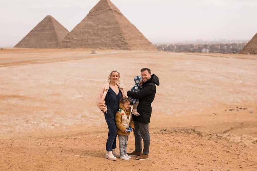 Hurghada: Cairo Pyramids, Sphinx & Egyptian Museum Day Trip - The Egyptian Museum and Tutankhamun’s treasures
