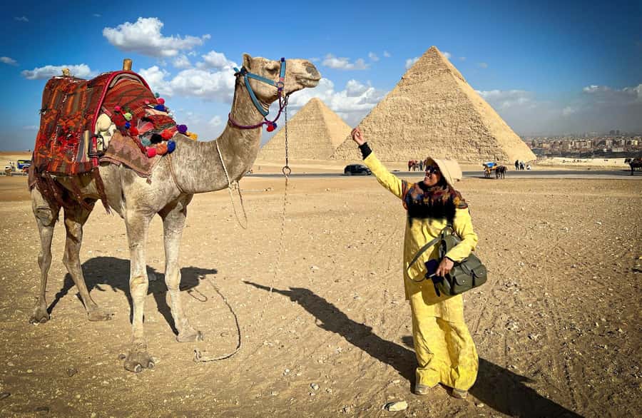 Hurghada Day Trip to Giza Pyramids, Sphinx, Museum and lunch - Lunch in Giza: welcome fuel, not a long meal