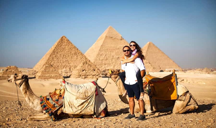 Hurghada: Giza Pyramids, Sphinx, Museum & Old Souq Day Trip - Key points before you book