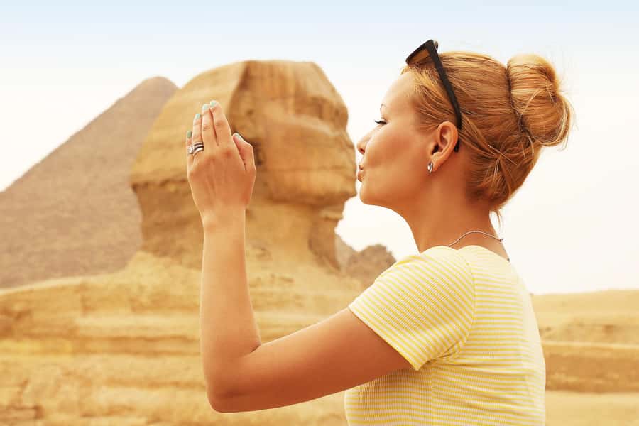 Hurghada: Giza Pyramids, Sphinx, Museum & Old Souq Day Trip - Khan el-Khalili and El Moez Street