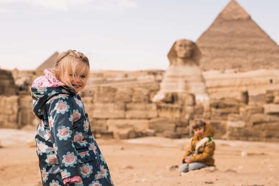 Hurghada: Giza Pyramids, Sphinx, Museum & Old Souq Day Trip - What the $63 price really buys you