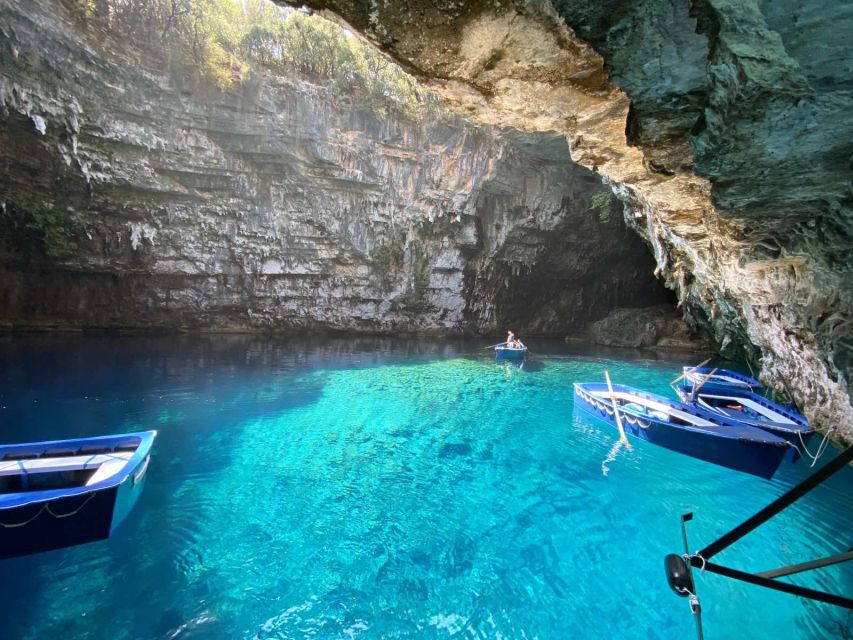 Kefalonia: Melissani Lake, Drogarati Cave, & Myrtos Day Trip - The guide can shape the whole experience
