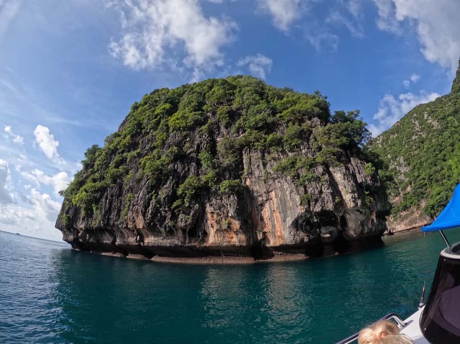 Khao Lak: Phi Phi & Bamboo Island Day Trip by Speedboat - Ko Phi Phi Don and the snorkeling stops