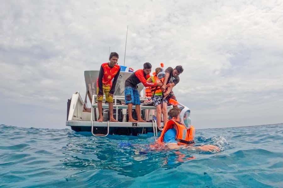 Khao Lak: Similan Islands Snorkeling Day Trip w/Meals - An early start at Thap Lamu Pier